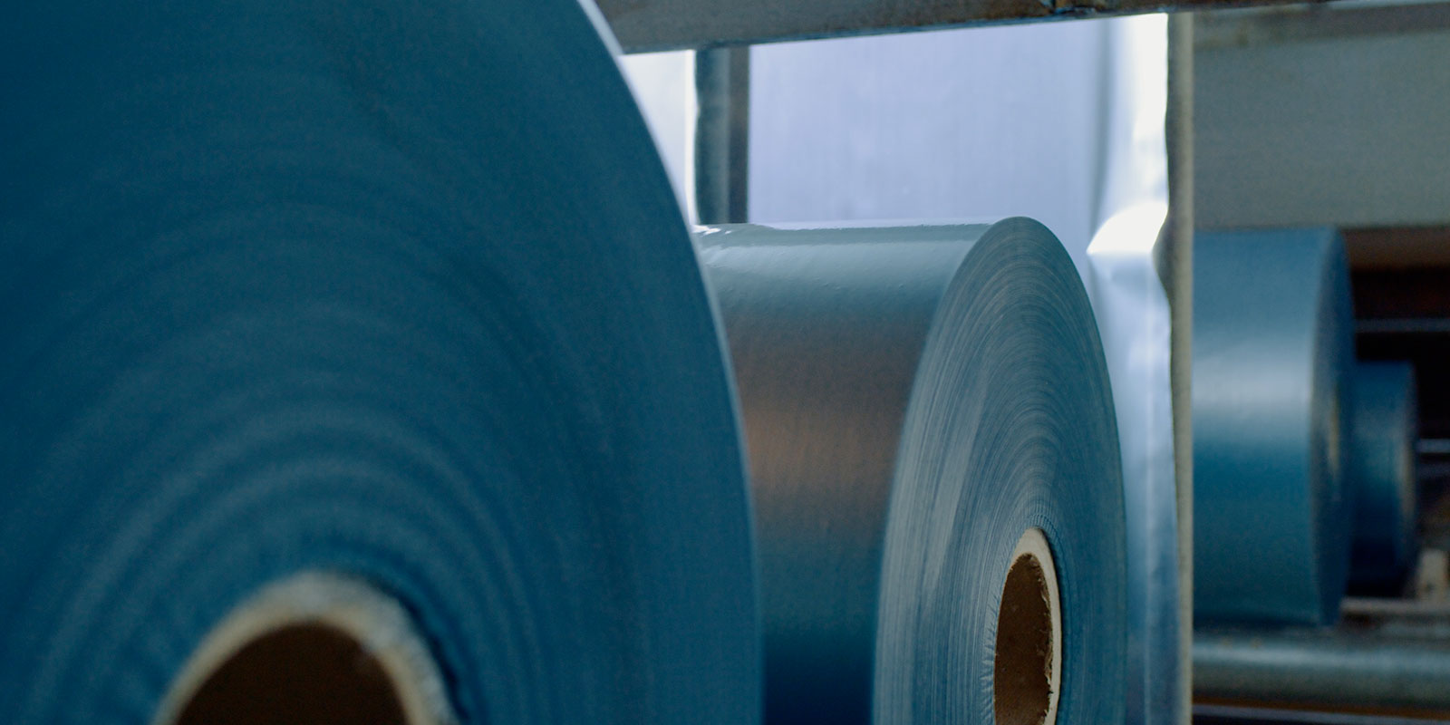 rullo film in polietilene riciclato r-PET blu